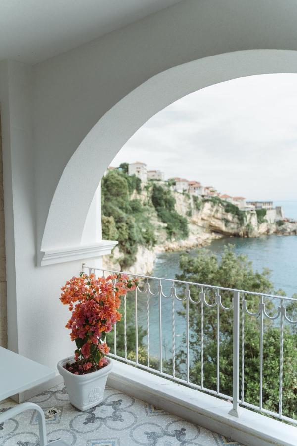 Hotel Maris Ulcinj Exterior photo