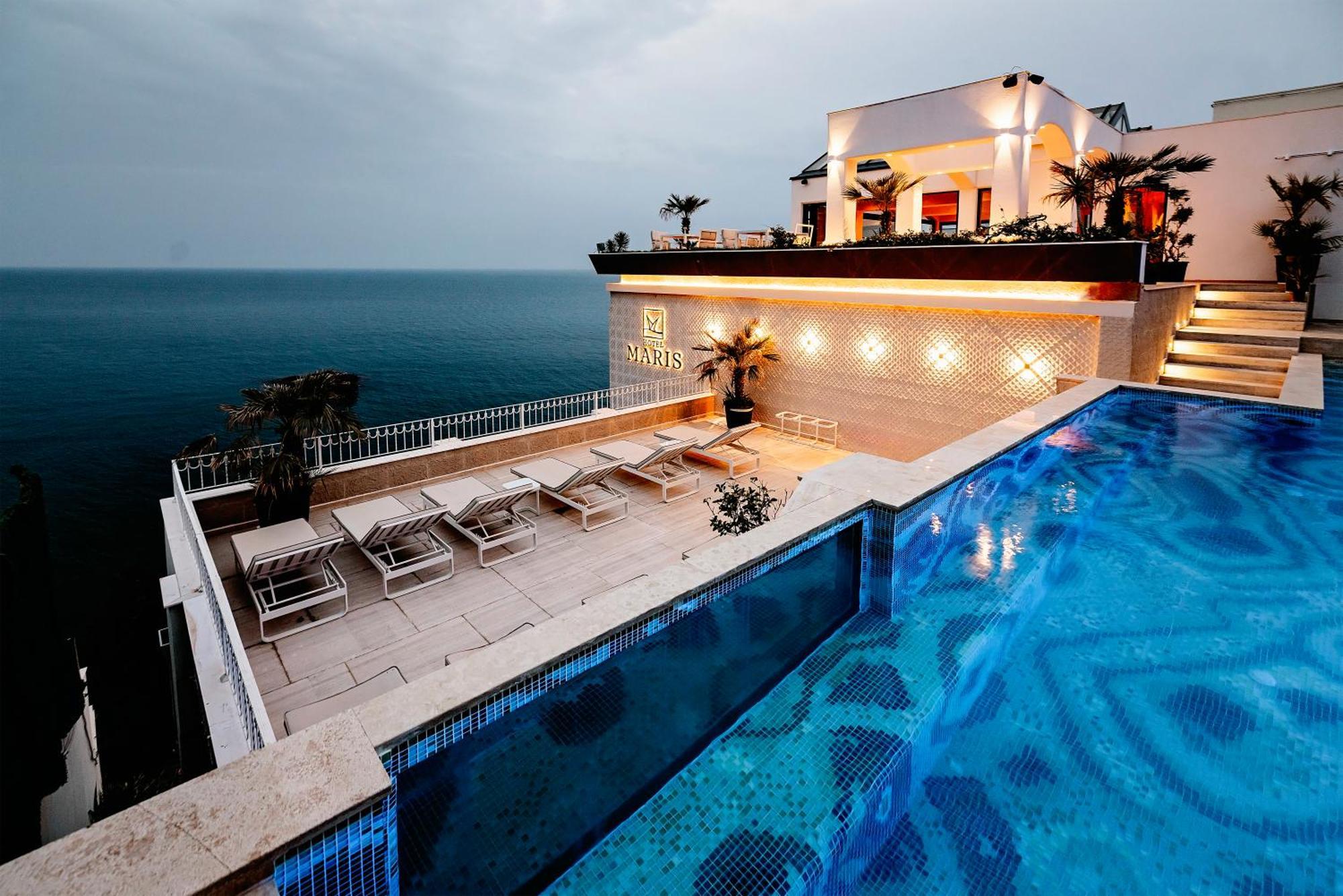 Hotel Maris Ulcinj Exterior photo