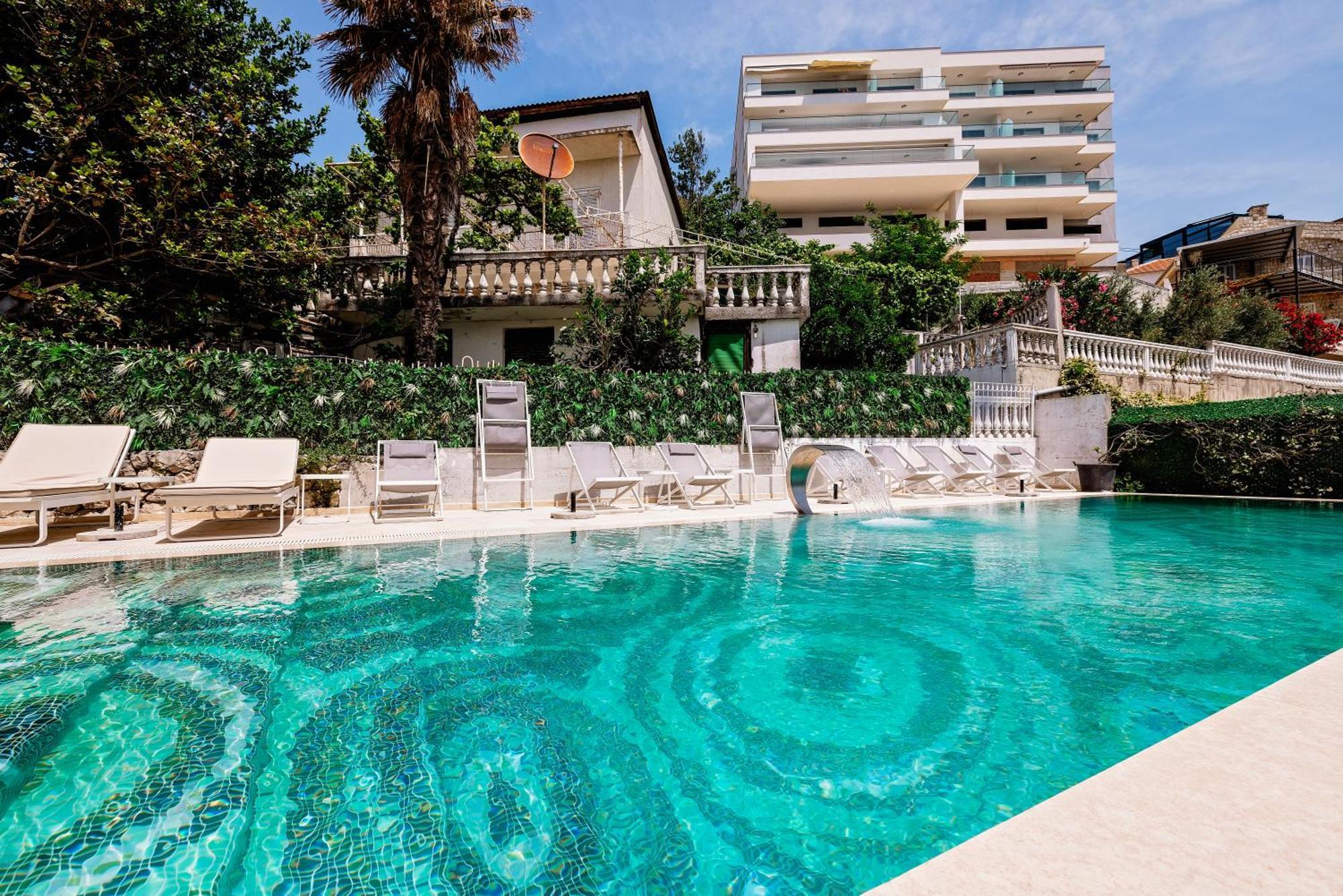 Hotel Maris Ulcinj Exterior photo